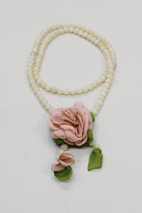 Colar Ave Maria Com Flor Rosé Yacamim #589