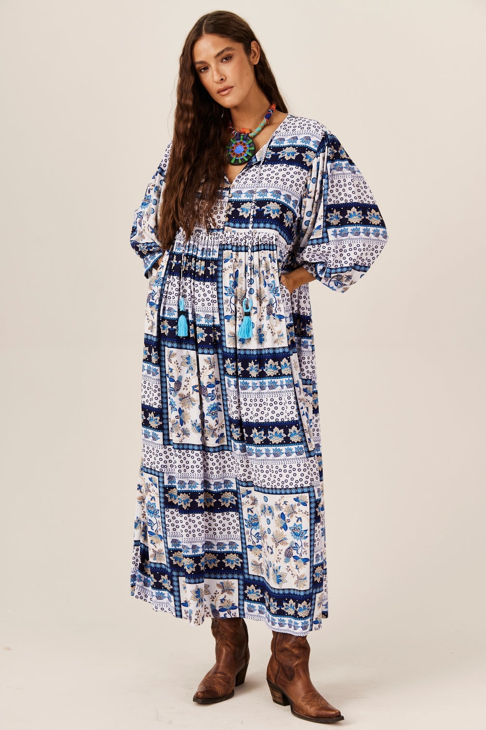 Vestido Midi Branco E Azul Geométrico Yacamim C8