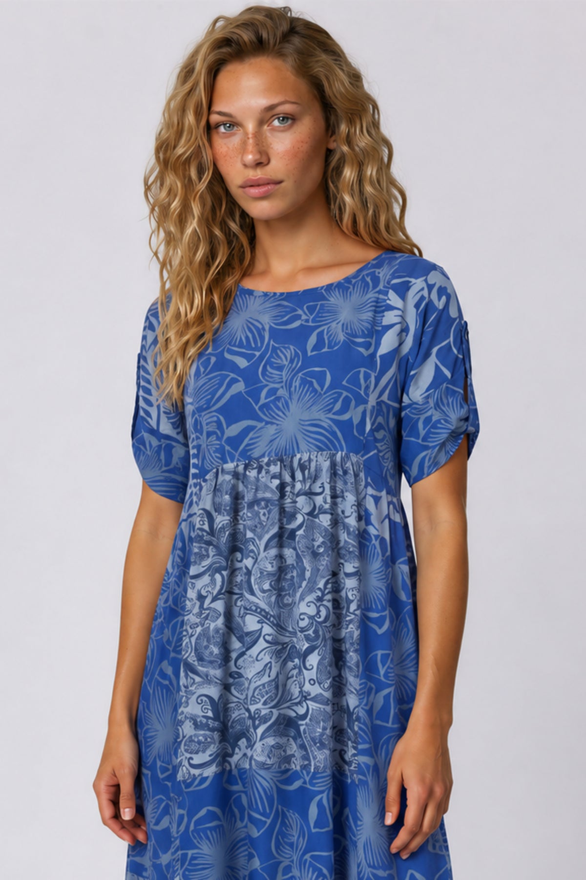 Vestido Midi Com Mangas Curtas Azul Patchwork Yacamim E24