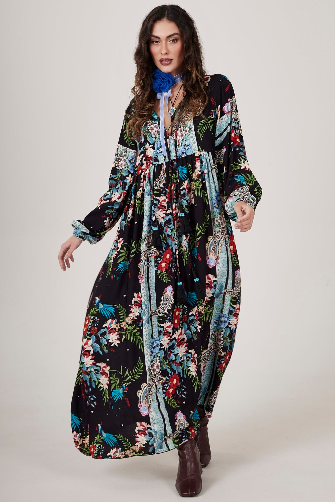 Vestido Longo Preto Estampa Paisley Yacamim D1