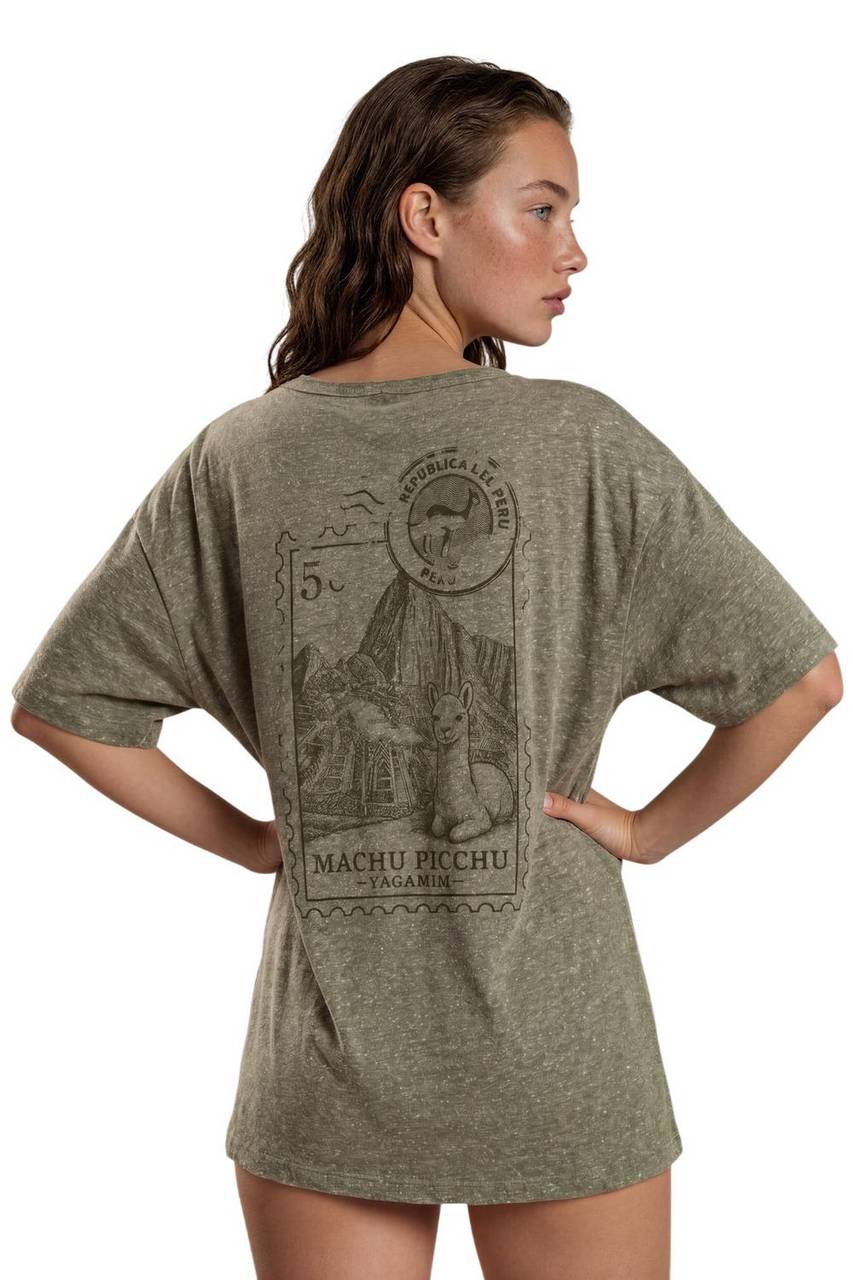 Blusa Básica Verde Oliva Estampada Nas Costas Coleção Peru Yacamim K12