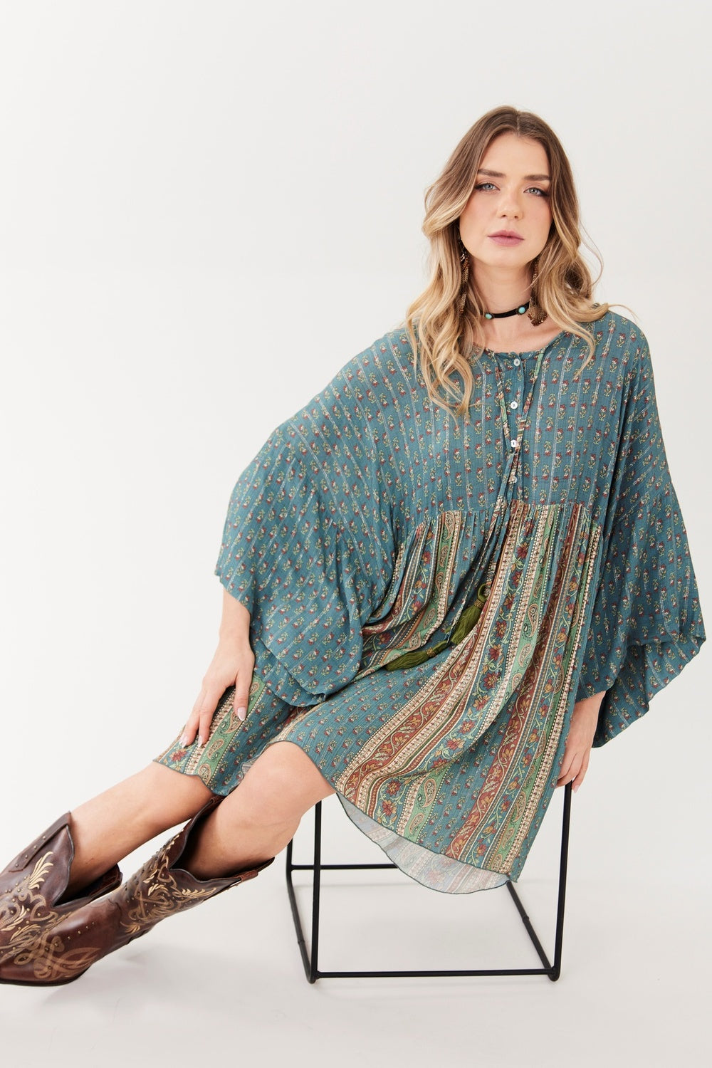 Vestido Curto Com Lurex Mangas Longas Yacamim E24