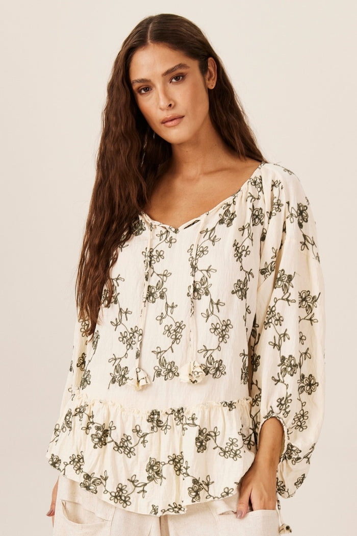 Bata Ampla Ombro A Ombro Off White Yacamim B10