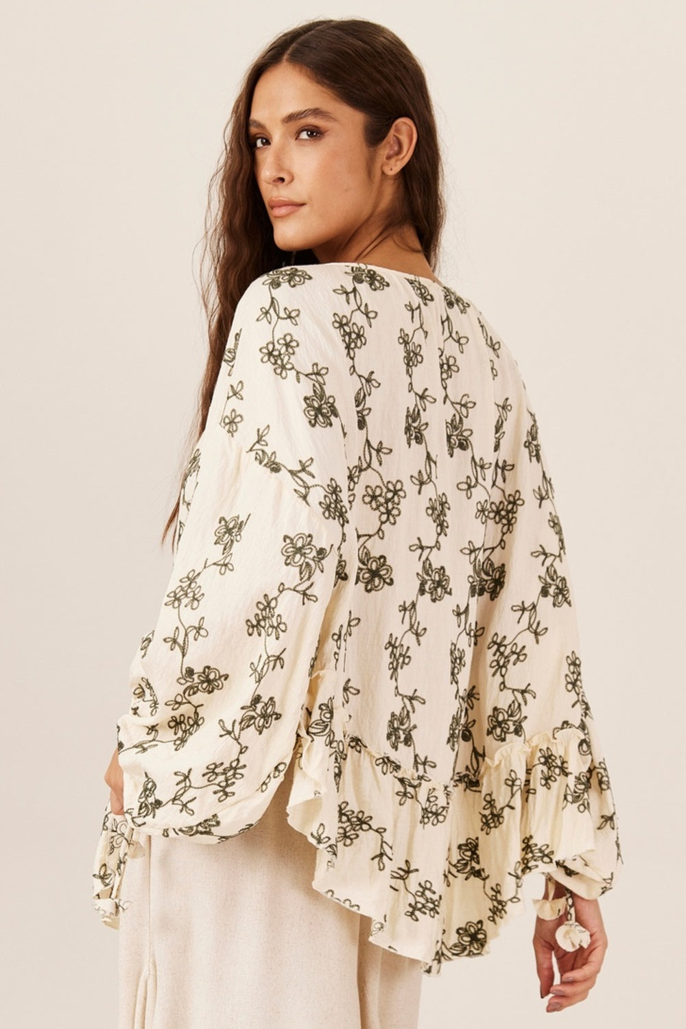 Bata Ampla Ombro A Ombro Off White Yacamim B10