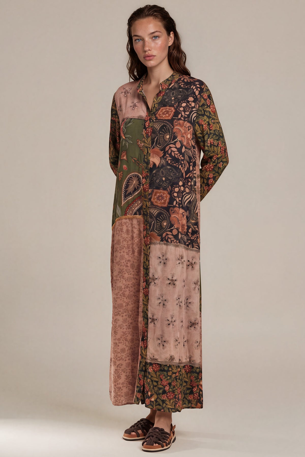 Chemise Longo Com Veludo E Viscolinho Marrom Patchwork Yacamim P9