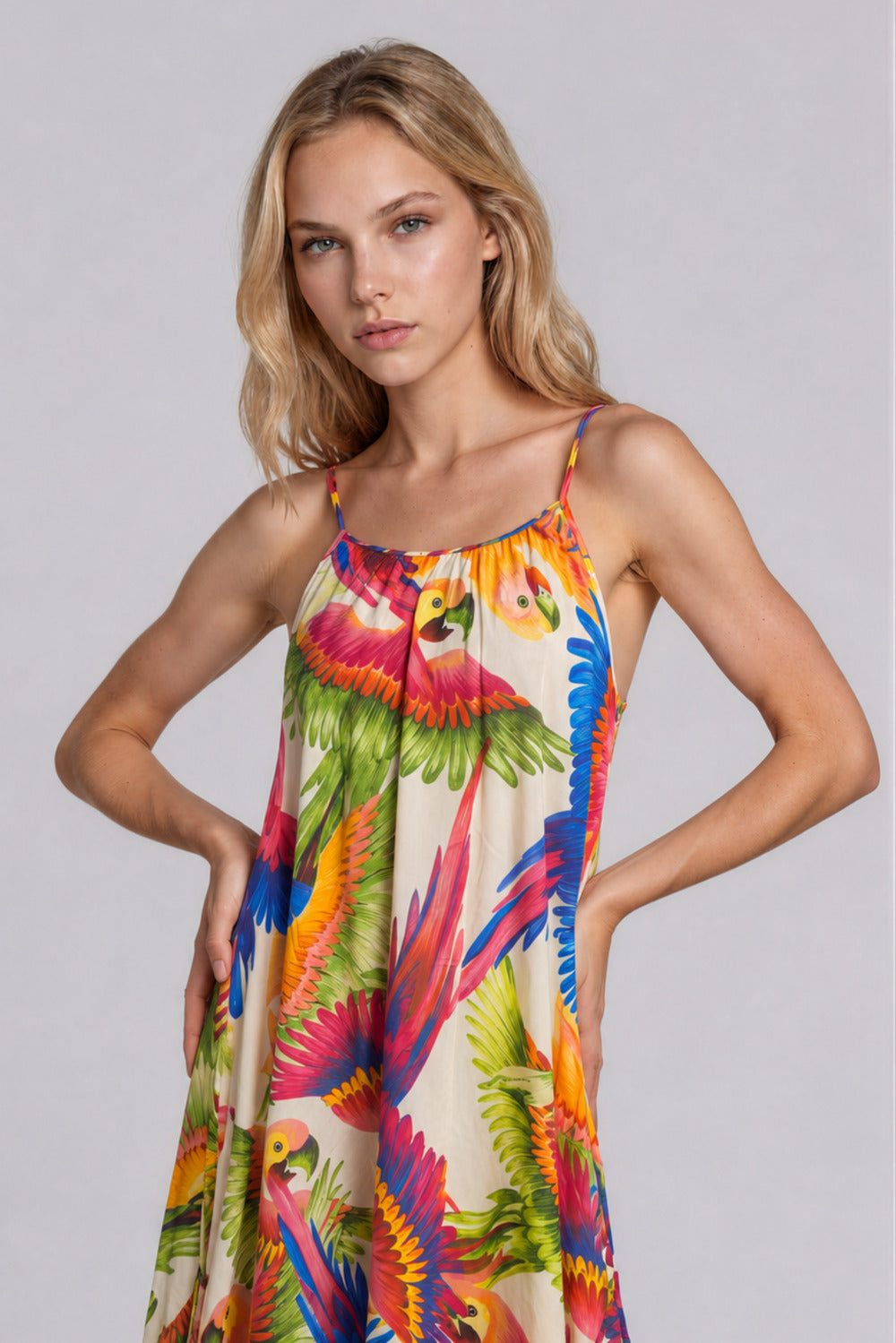 Vestido Midi Com Alças Reguláveis Bege Estampado Yacamim D30