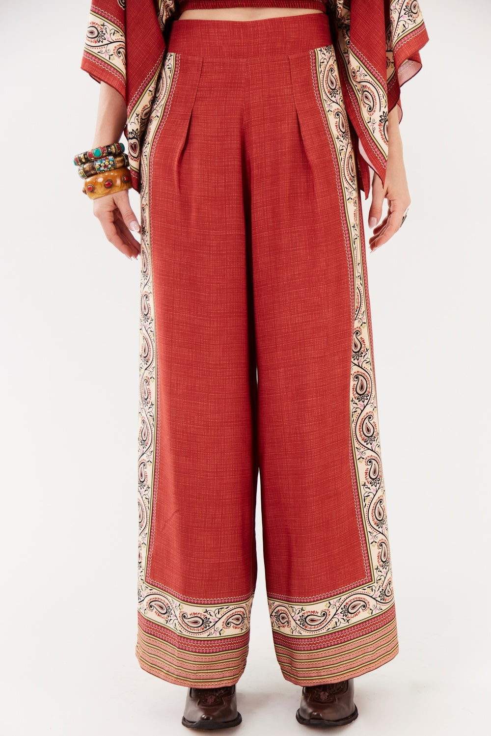 Calça Pantalona Terracota Estampa Paisley Yacamim A20