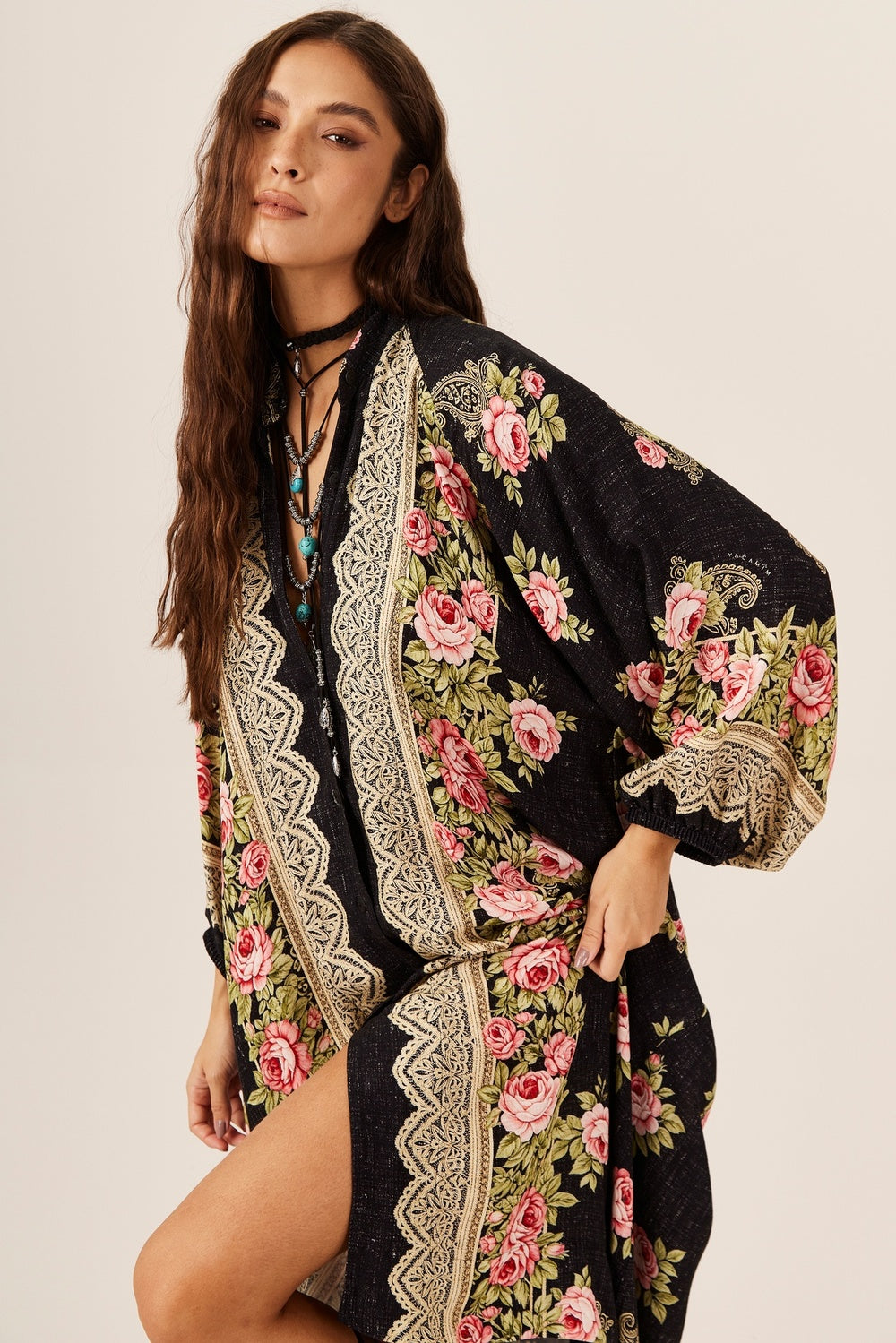Chemise Longa Preto Estampado Yacamim L5