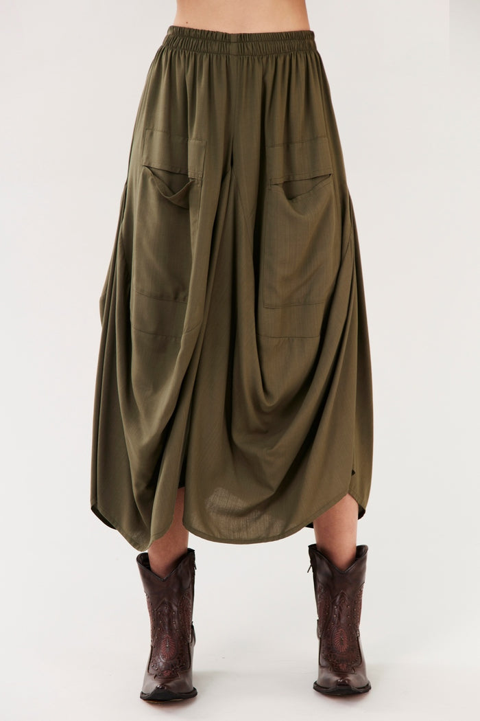 Calça Pantacourt Saruel Com Bolsões Verde Musgo Yacamim H1