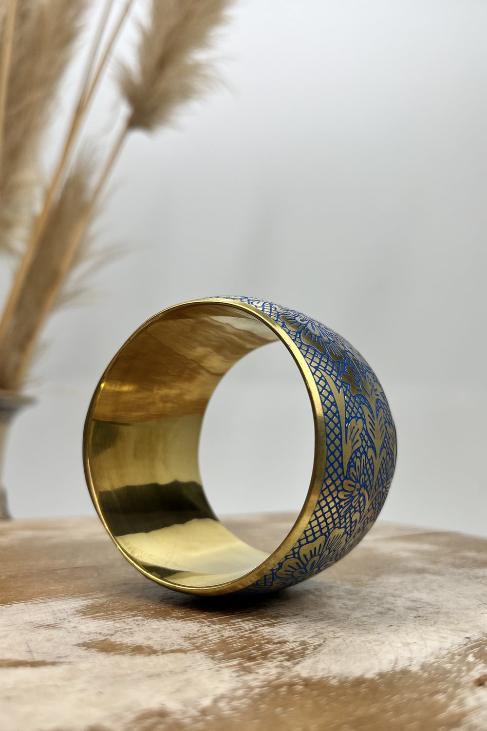 Pulseira De Metal Com Desenho Gravado Azul Yacamim #182