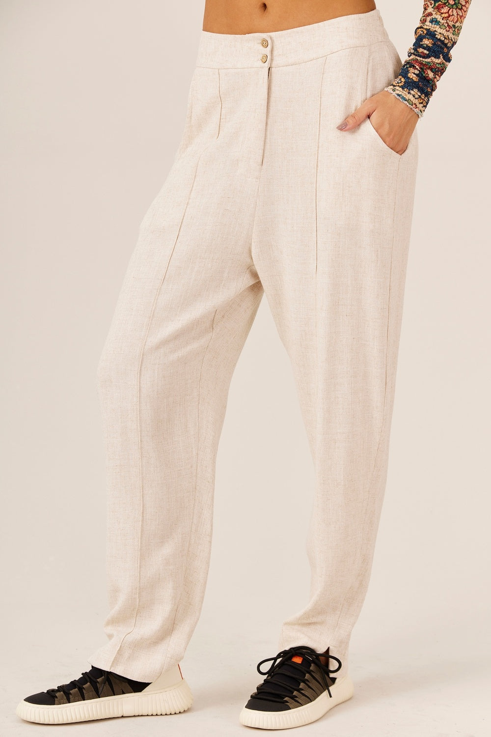 Calça De Alfaiataria De Viscolinho Bege Yacamim A10