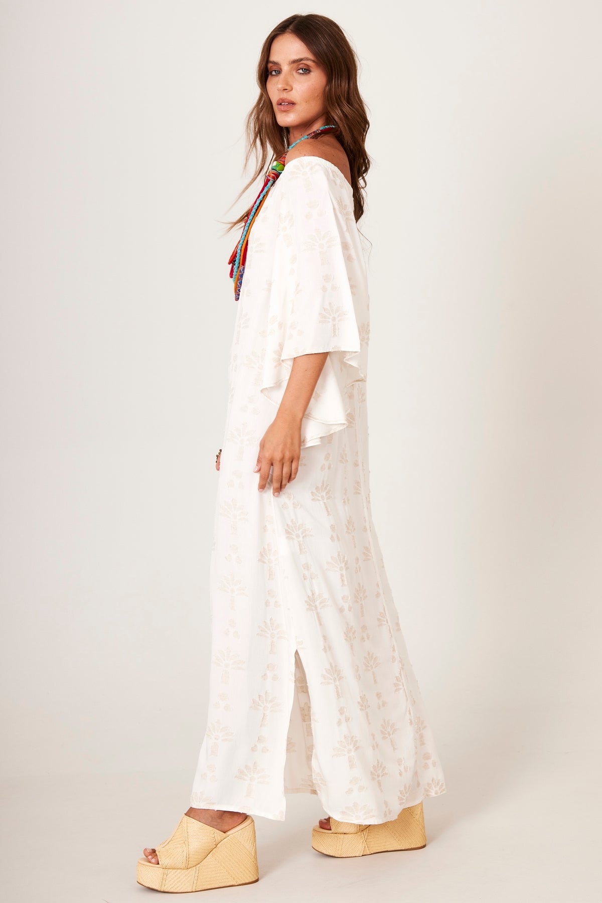 Vestido Longo De Linho Ciganinha Bege Com Flores Texturizadas Yacamim C6