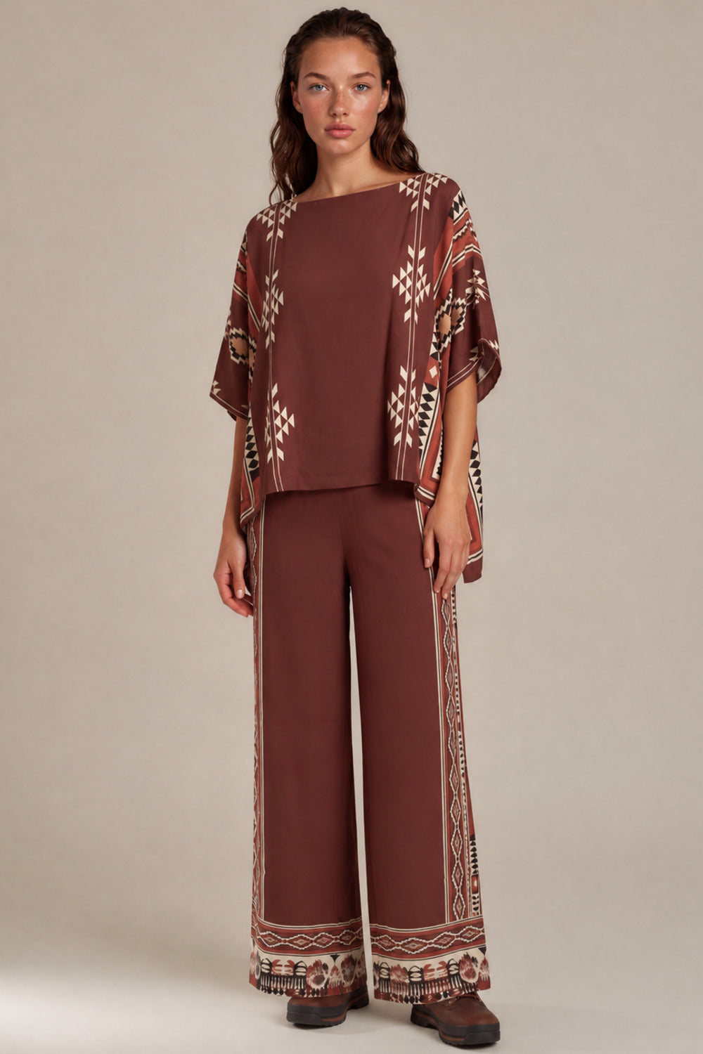 Calça Pantalona Marrom Estampada Coleção Peru Yacamim L9