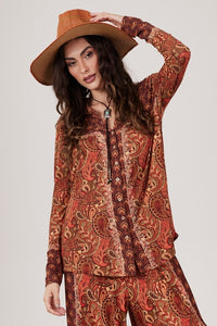 Bata Ampla Com Botões Terracota Estampa Paisley Yacamim B7