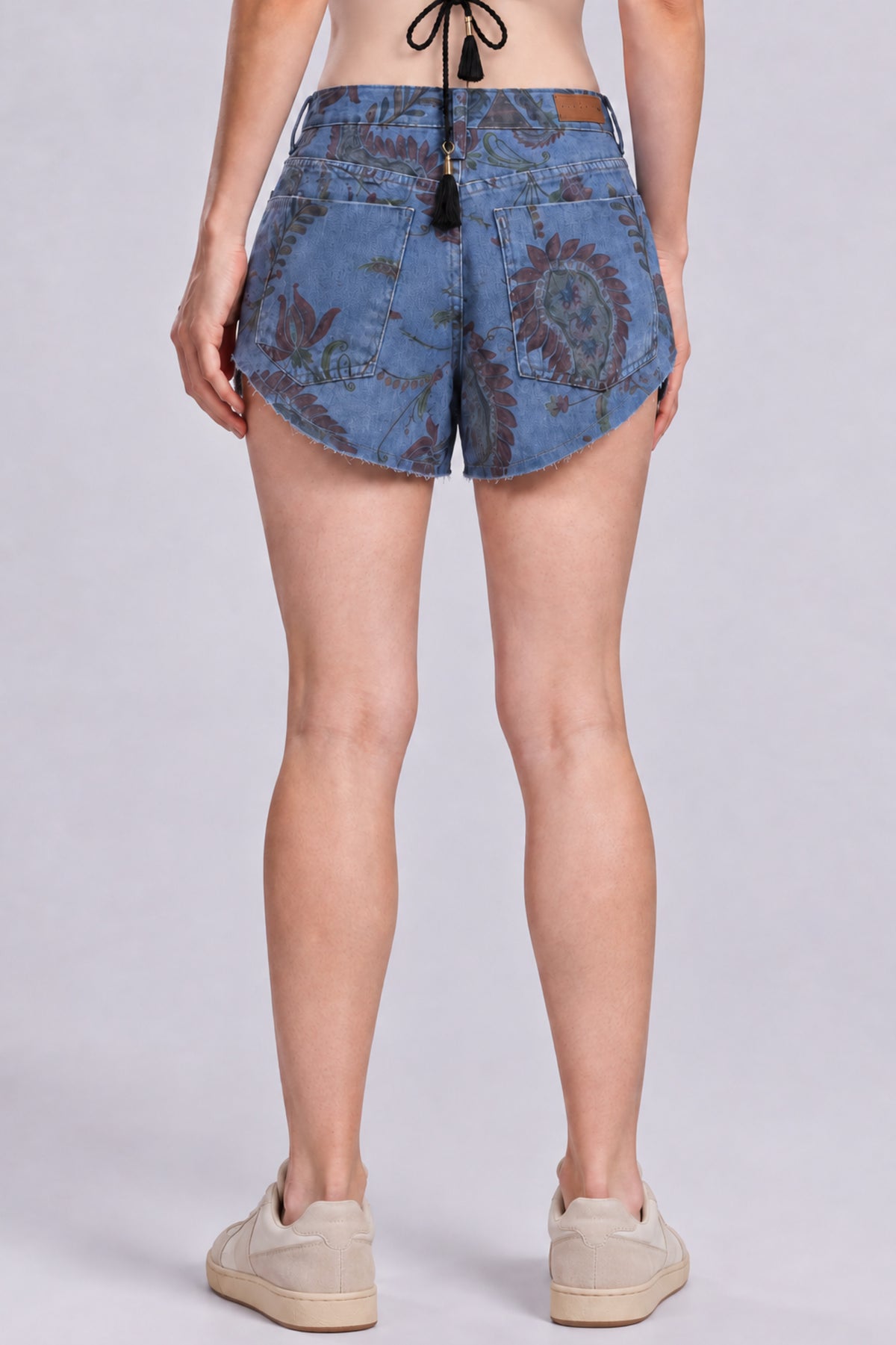 Shorts Jeans Azul Com Estampa Paisley Yacamim S9