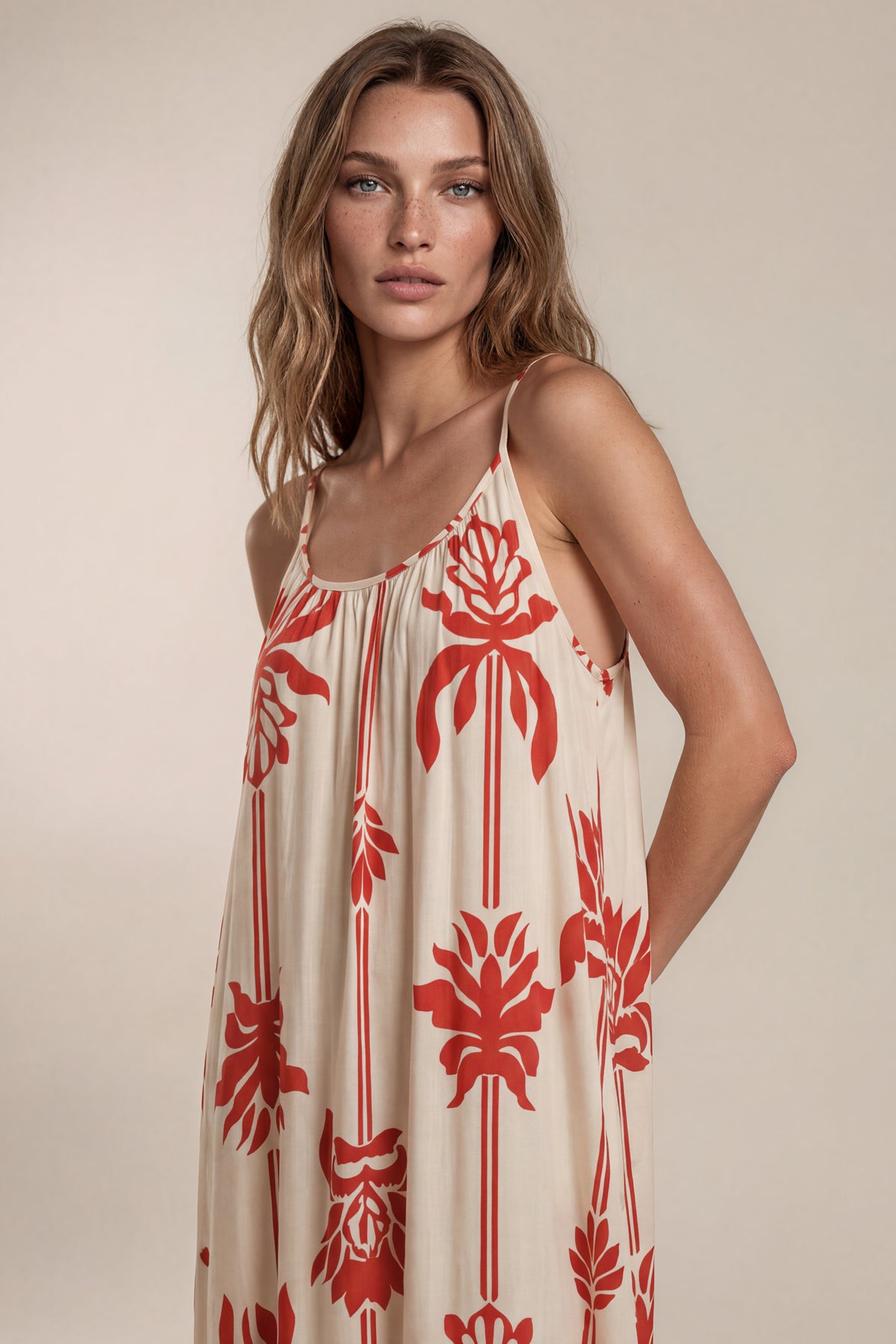Vestido Longo Amplo De Alças Reguláveis Off White Estampado Yacamim C18