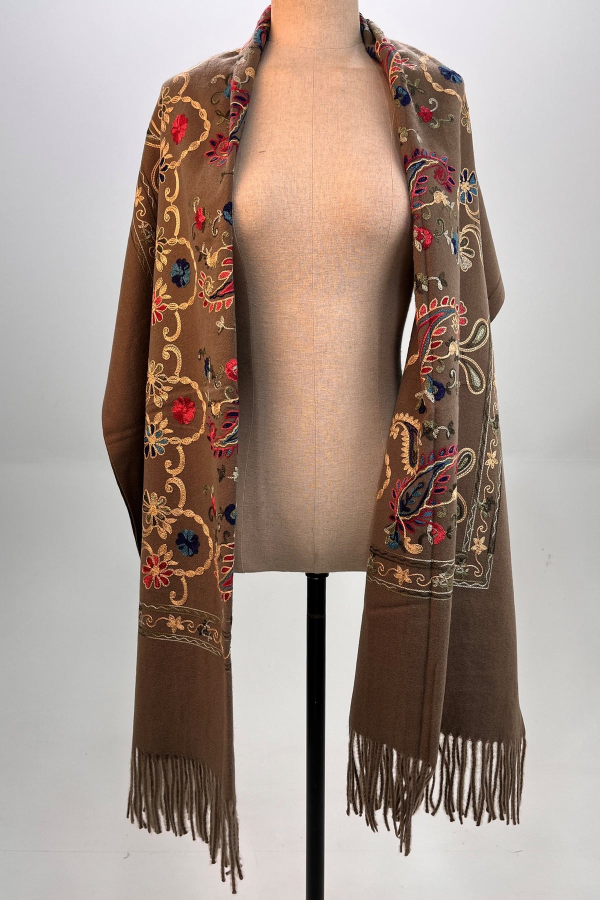 Cachecol Cashmere Marrom Bordado Yacamim #316