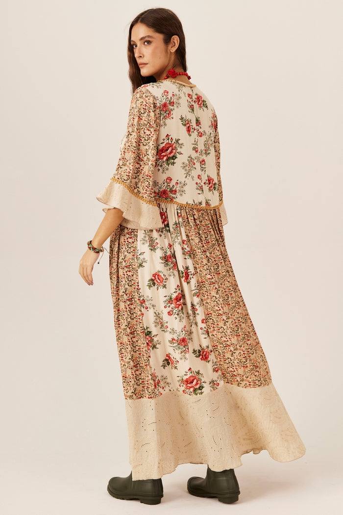 Vestido Com Jabô Bege Estampado Yacamim E18