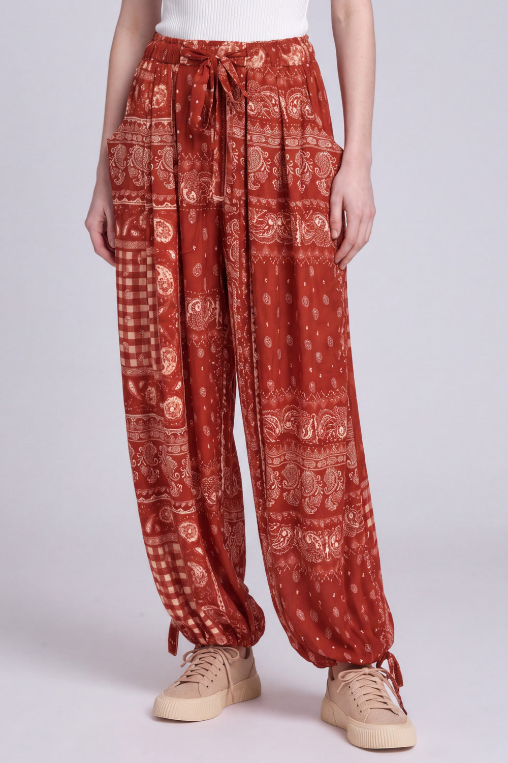 Calça Com Cordões De Regulagem Laranja Escuro Estampado Yacamim T10