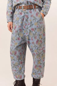 Calça Saruel Jeans Azul Com Estampa De Flores Yacamim A16