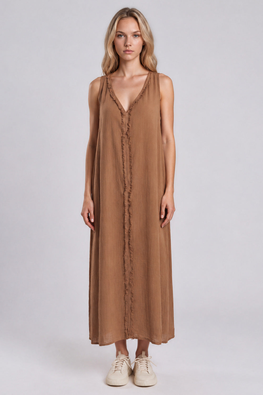 Vestido Regata Midi Com Decote Em V Marrom Yacamim D28