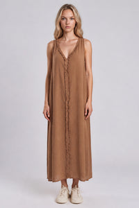Vestido Regata Midi Com Decote Em V Marrom Yacamim D28