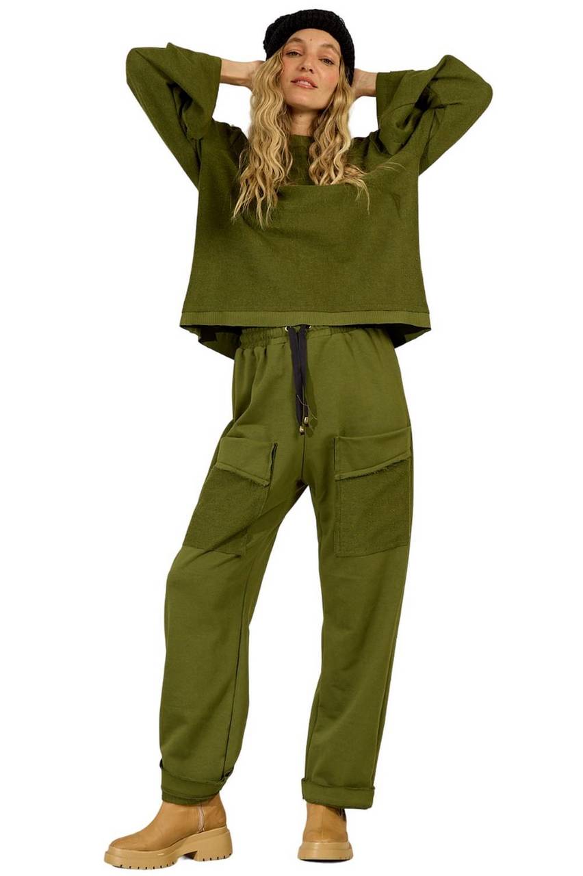 Calça Reta De Moletom Com Bolsos Frontais Verde Yacamim A29