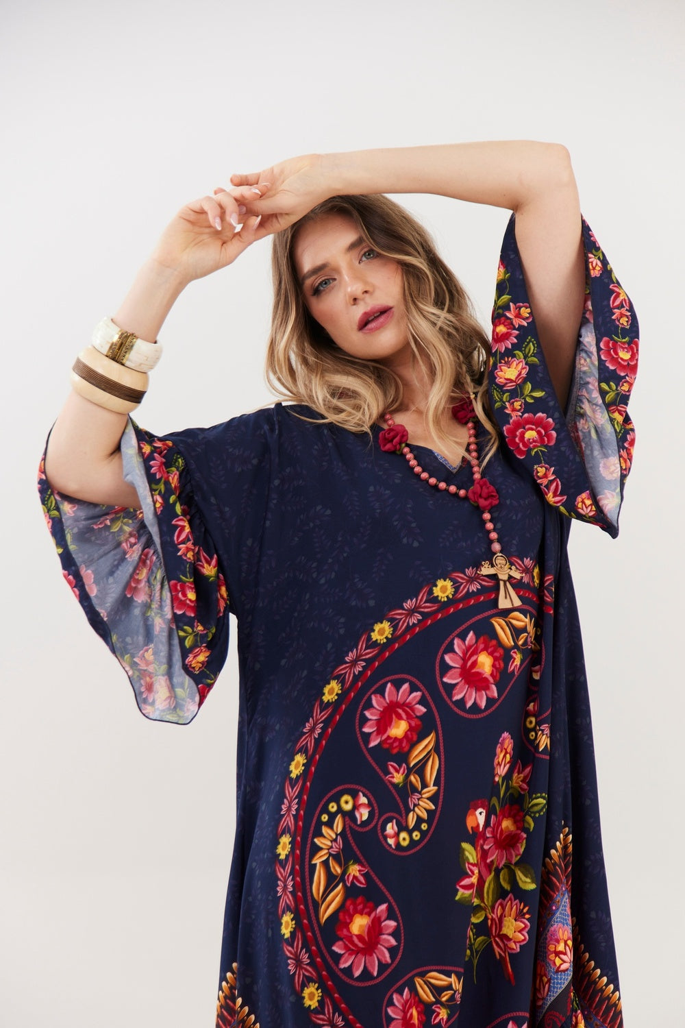 Vestido Amplo Midi Azul Marinho Paisley Yacamim C2