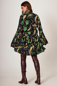 Vestido Curto Com Mangas Flare Preto Cashmere Yacamim B24