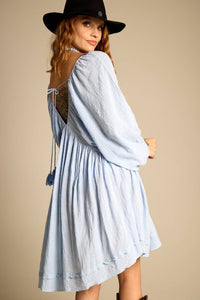 Vestido Curto Com Decote Em V E Mangas Longas Bufantes Azul Claro Yacamim E6