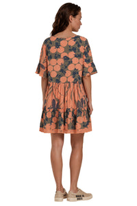 Vestido Curto Com Decote Em V Salmão Estampado Yacamim D25