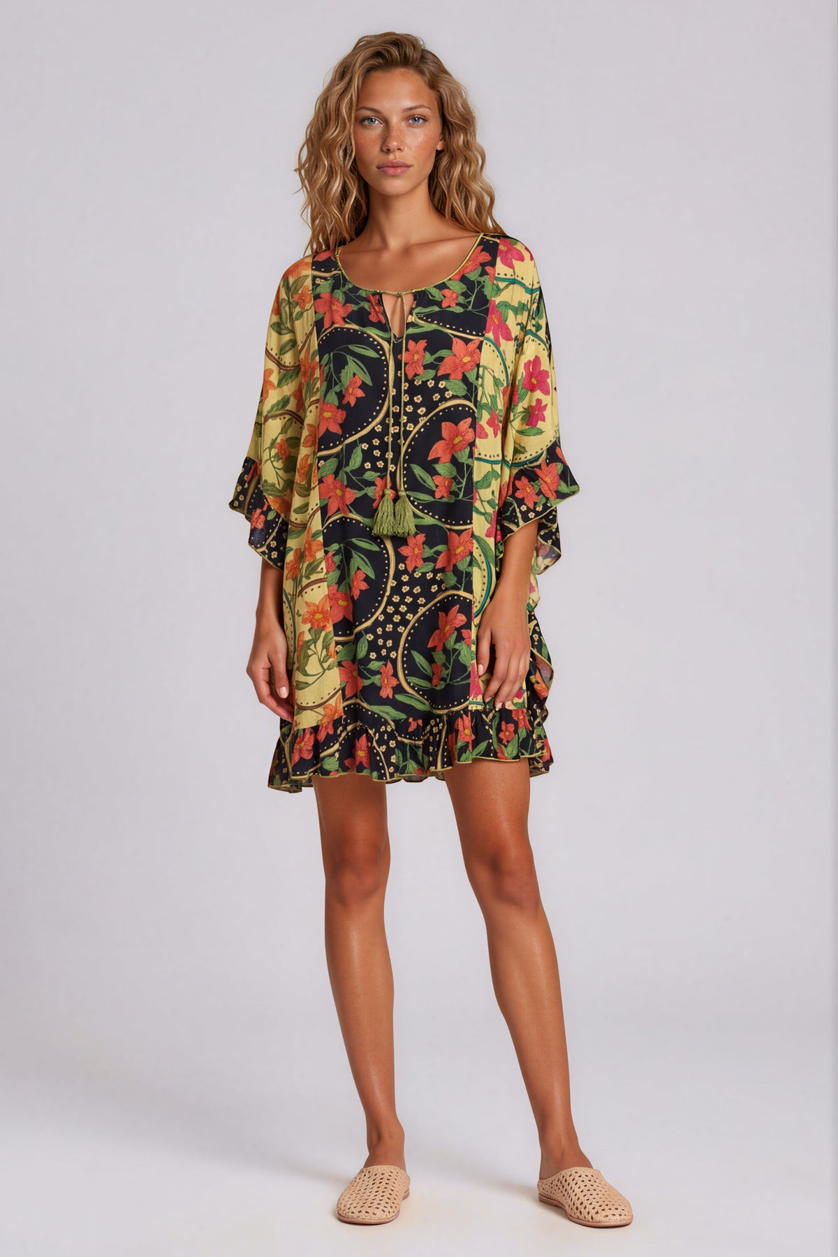 Kaftan Curto Com Babados Preto E Verde Patchwork Yacamim J2
