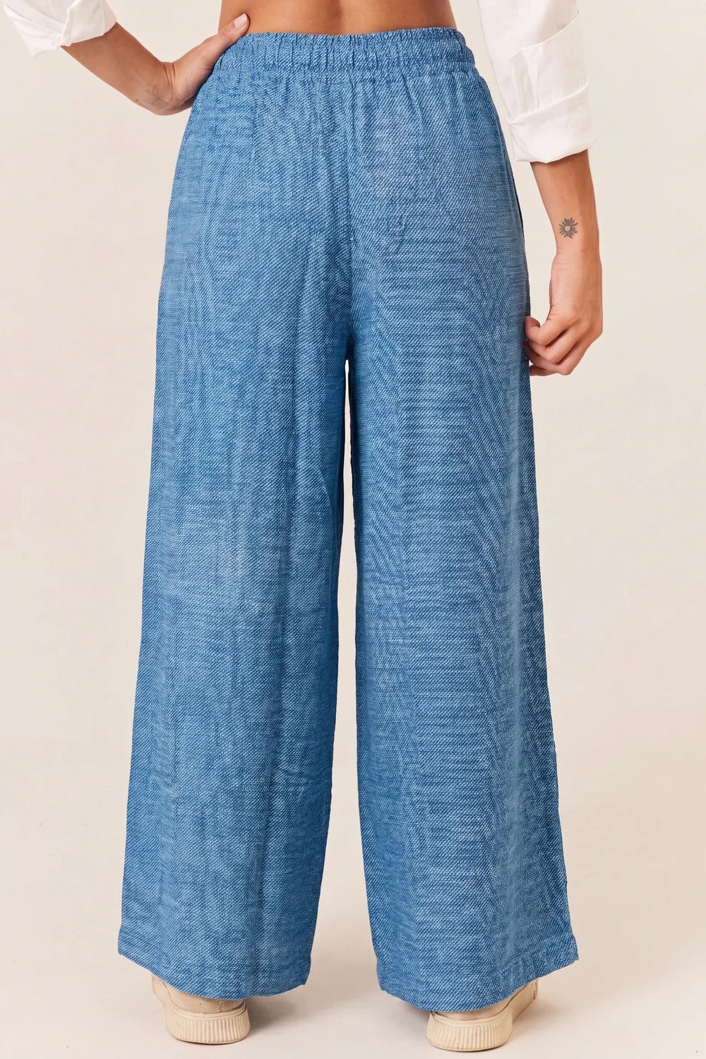 Calça Pantalona Com Bolsos Azul Estampada Yacamim T10