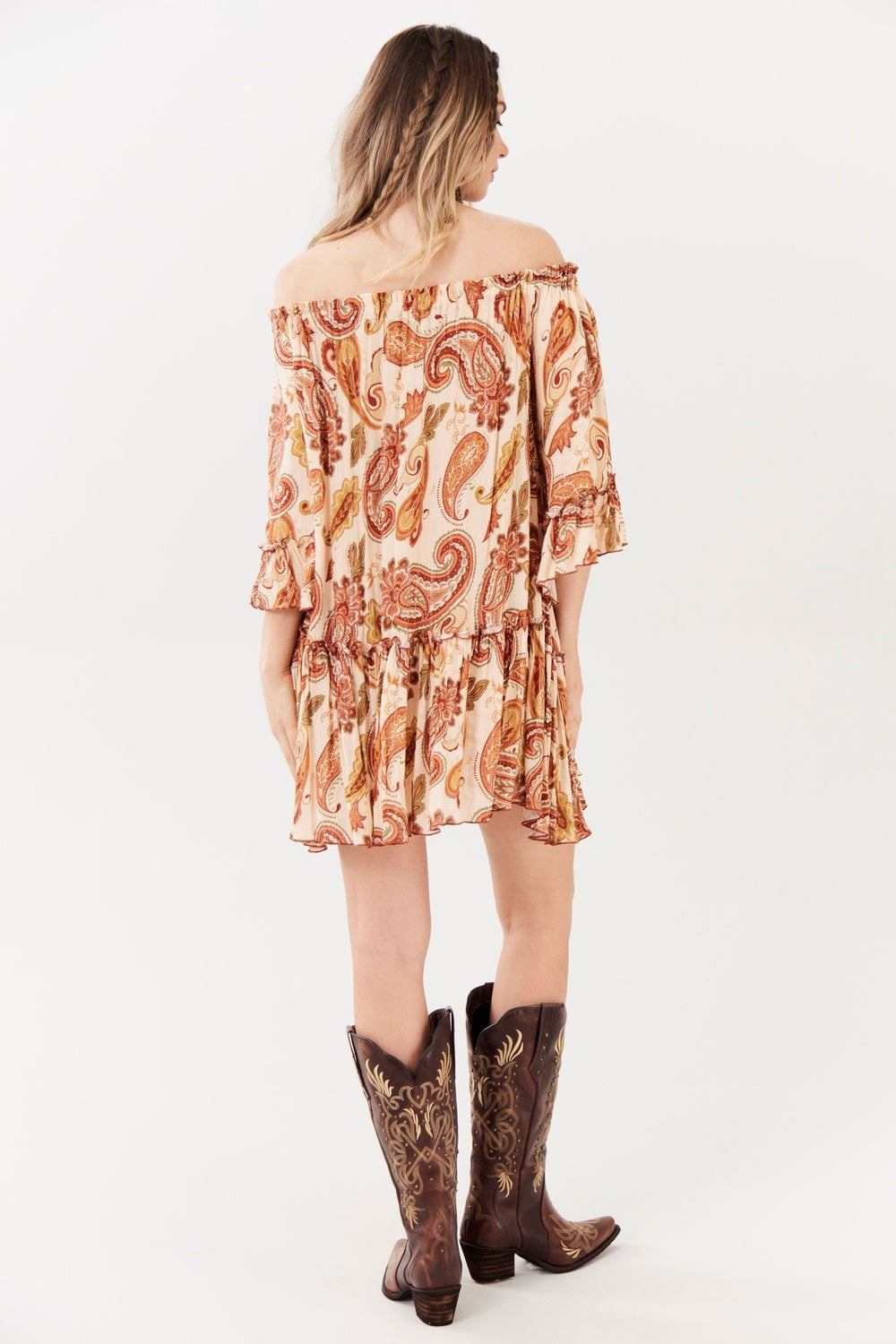 Vestido Curto Com Lurex Ciganinha Bege Yacamim E22