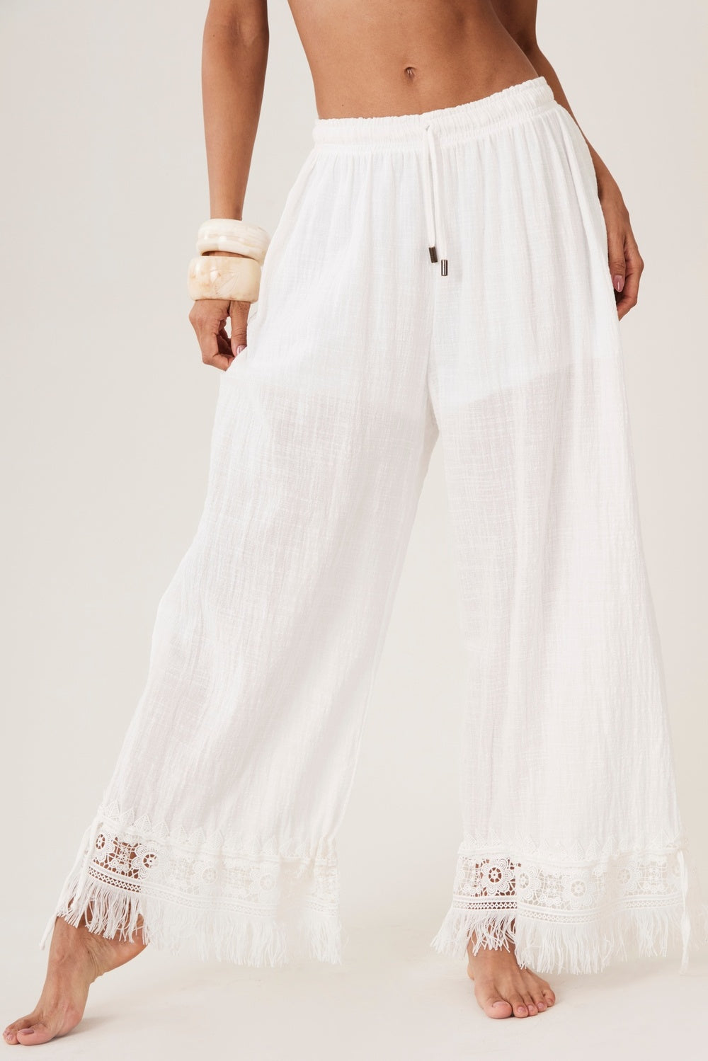 Calça Com Forro E Rendas Na Barra Branco Yacamim H4
