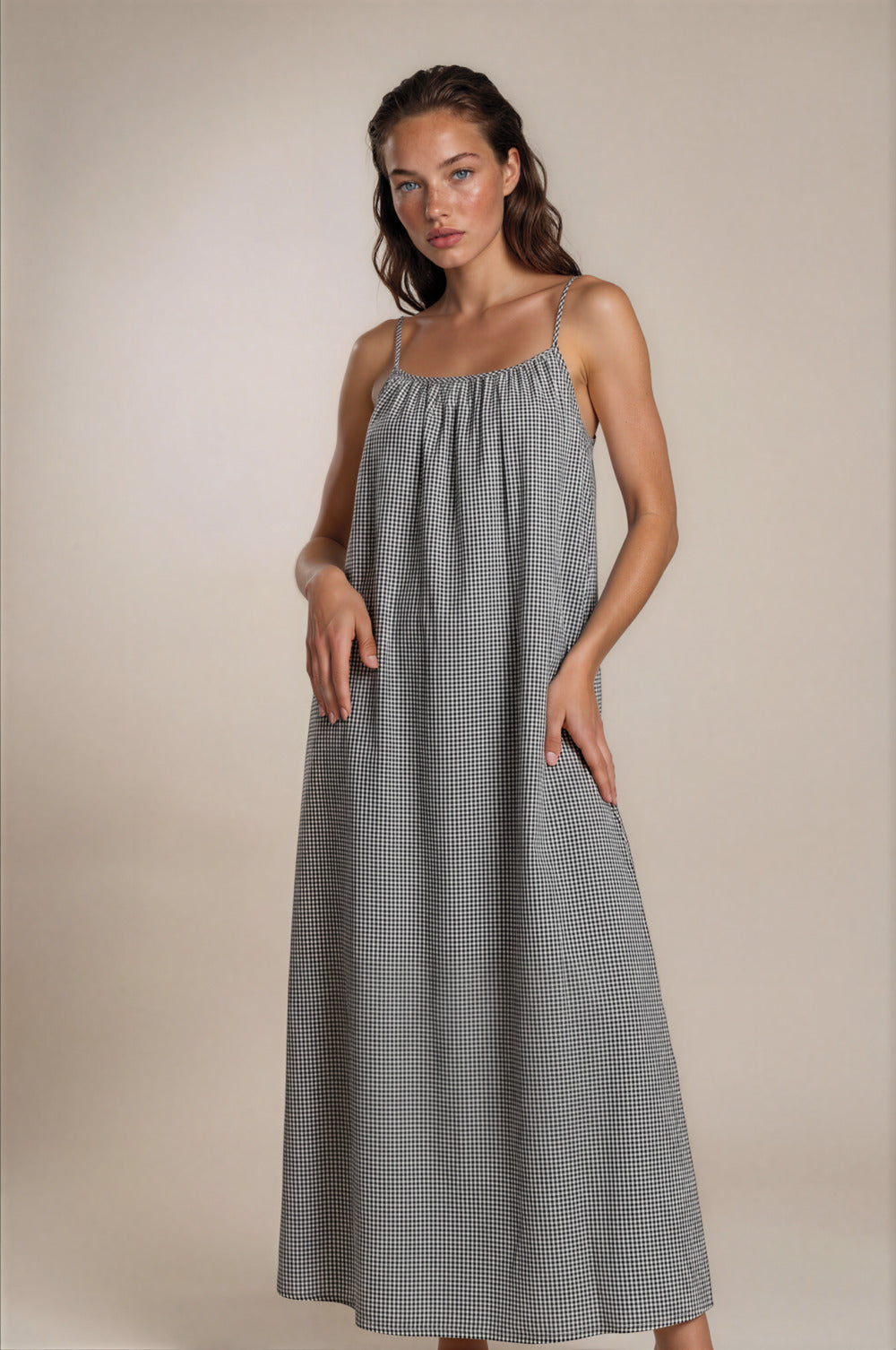 Vestido Longo Frente Única Alças Reguláveis Cinza Xadrez Yacamim D16