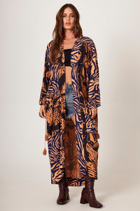 Kimono Longo Com Bolsões Marrom Claro E Preto Estampado Yacamim J3