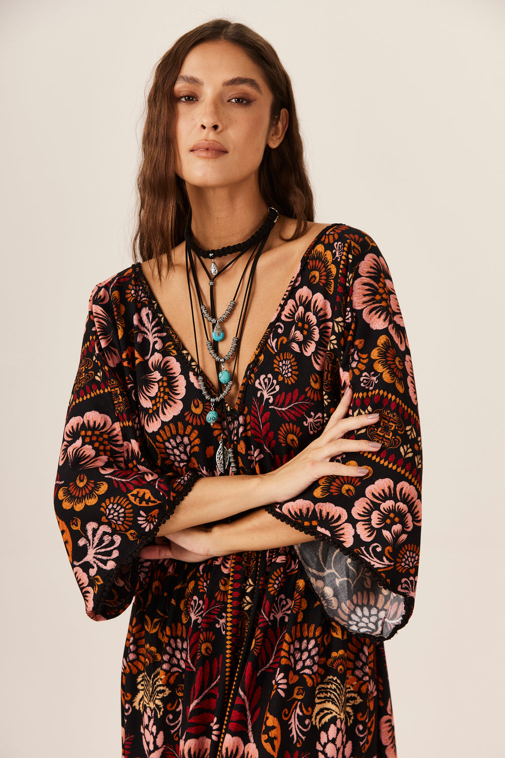 Vestido Longo Com Lastex Preto Estampado Yacamim C18