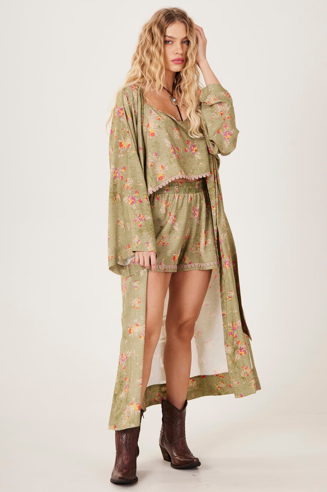 Kimono Longo Verde Oliva Estampa Love Yacamim J10