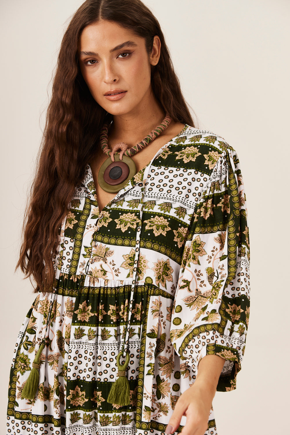 Vestido Midi Branco E Verde Geométrico Yacamim E15