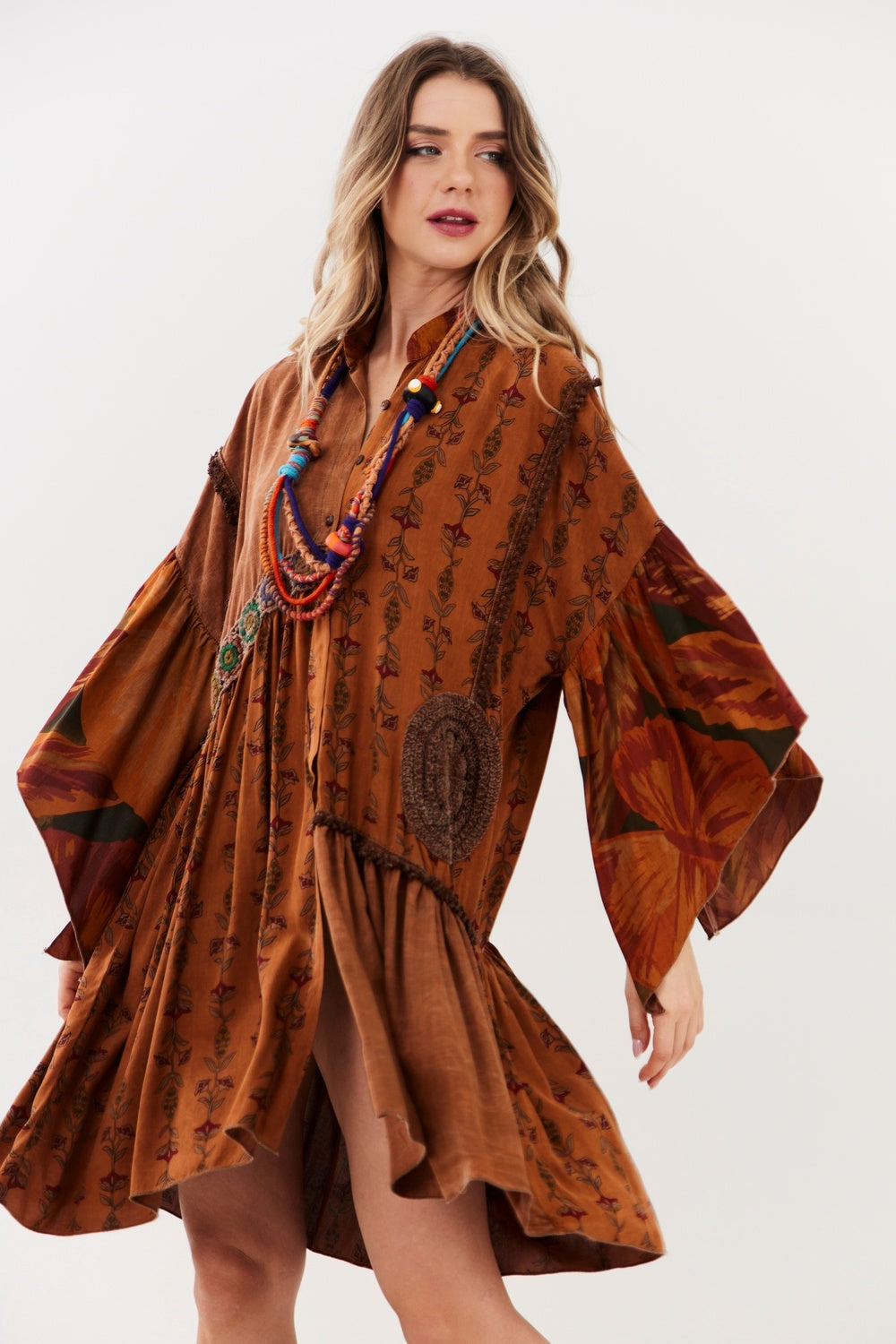 Vestido Curto Marrom Patchwork Yacamim D2