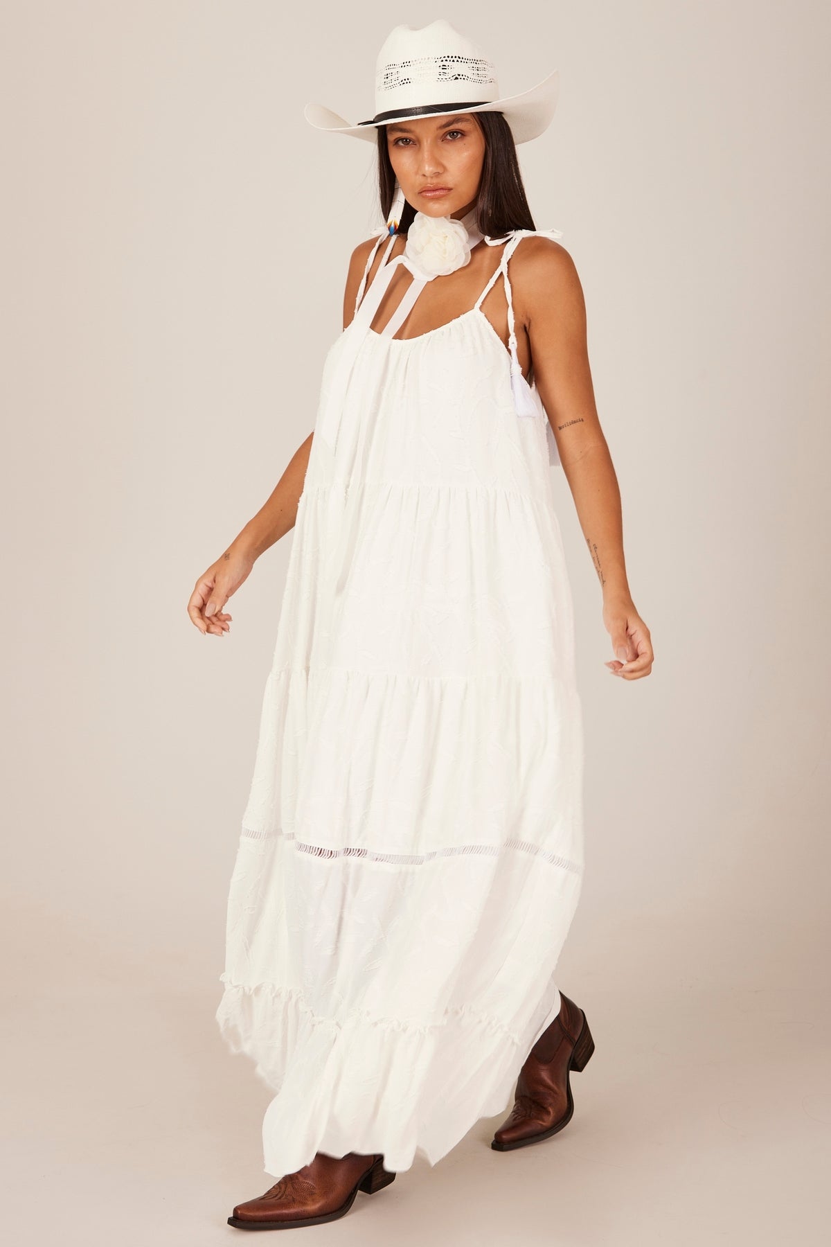 Vestido Longo Com Alças De Amarrar Branco Yacamim C7