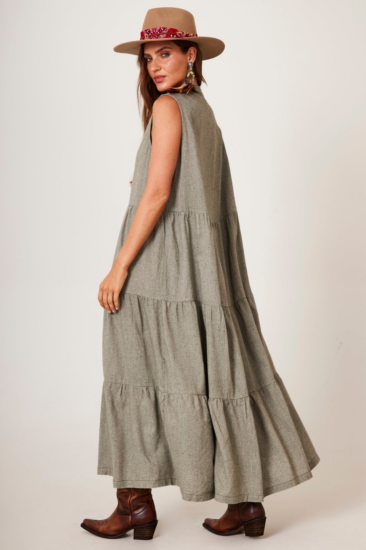 Vestido Longo Regata 3 Babados De Linho Verde Yacamim D1 Liso