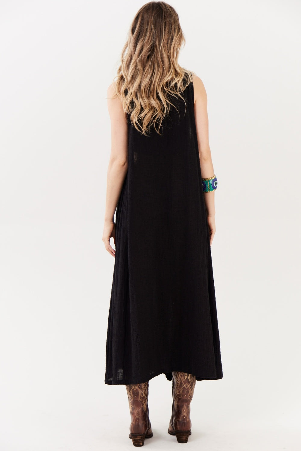 Vestido Midi Preto Yacamim C23