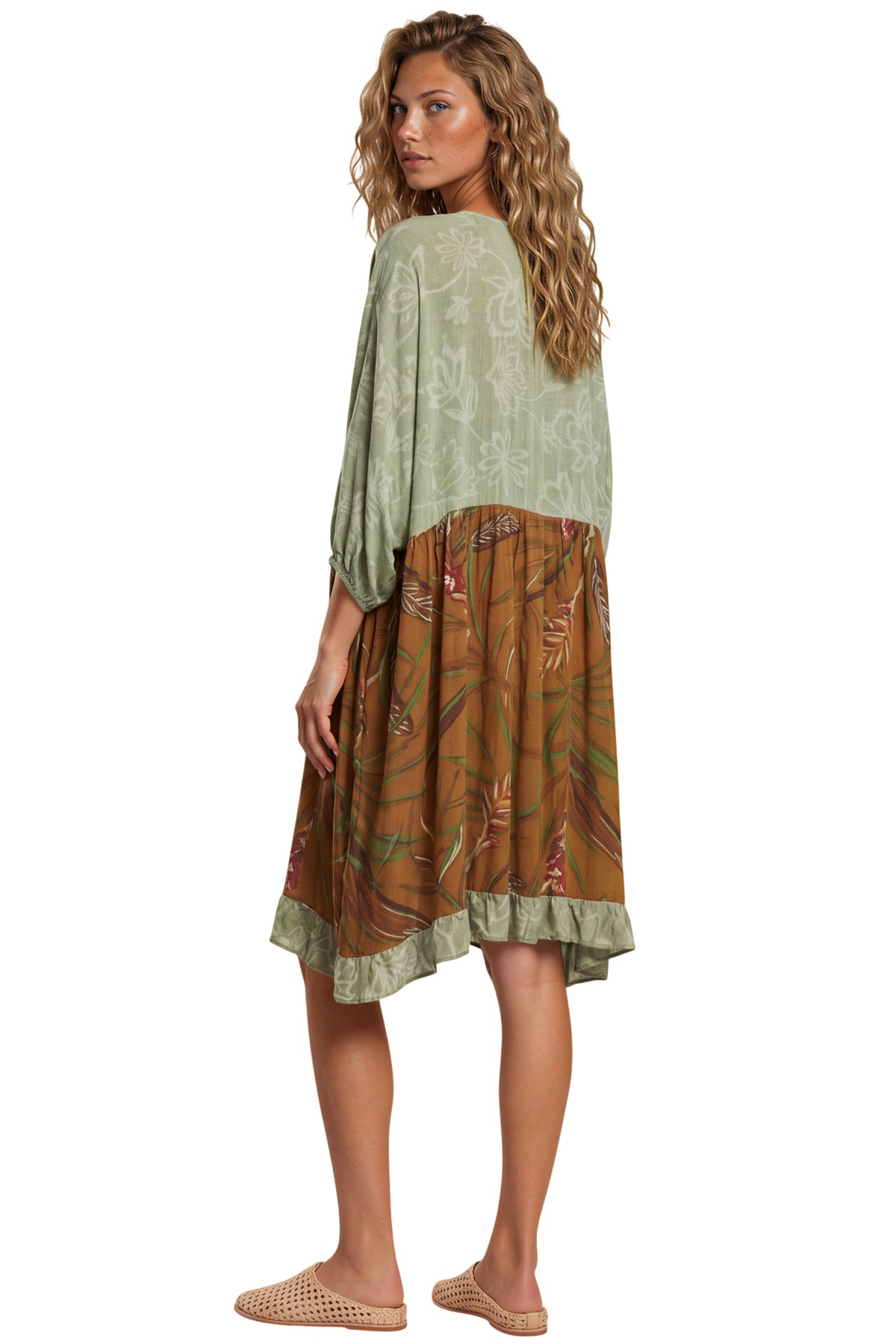 Vestido Curto Com Broderie Verde Patchwork Yacamim E5