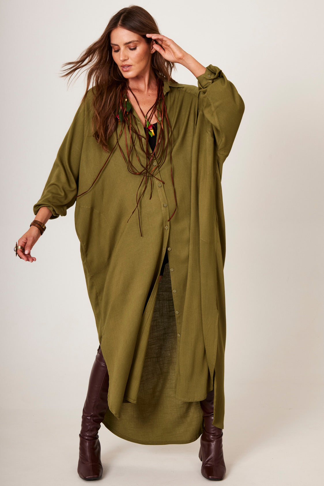 Chemise Longo Verde Musgo Yacamim M10
