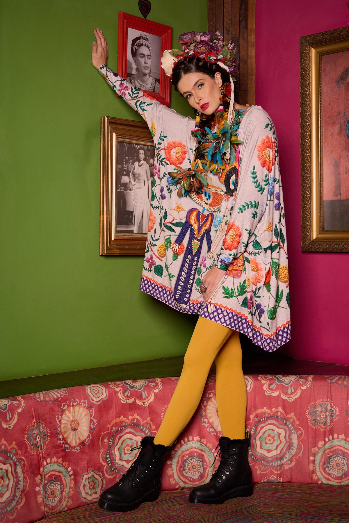 Bata Ampla Cinza Claro Com Pedrinhas Caveiras Yacamim B20 Mex