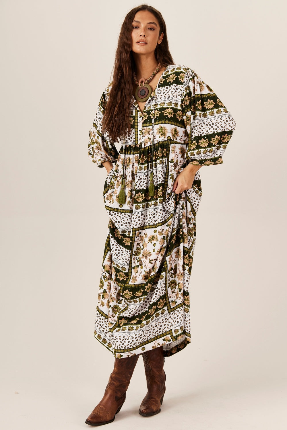 Vestido Midi Branco E Verde Geométrico Yacamim E15