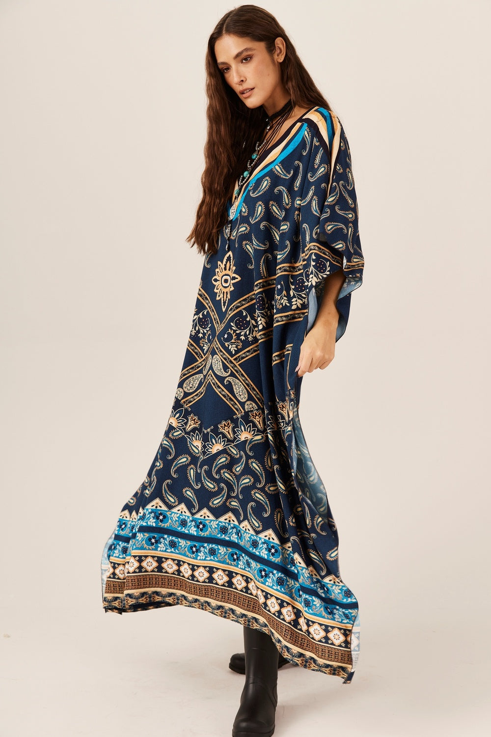 Kaftan Amplo Com Decote Azul Paisley Yacamim J8