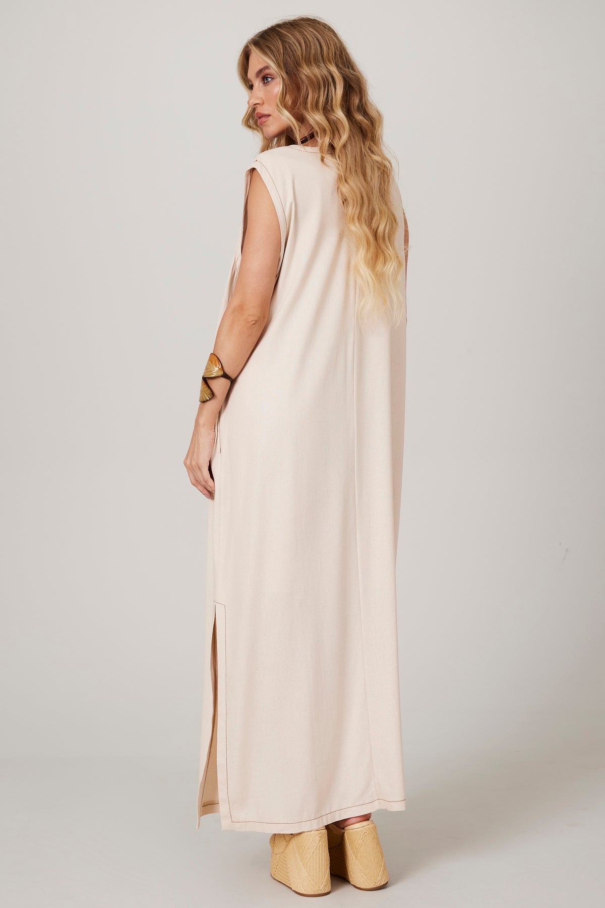 Vestido Regata Linho Midi Bege Yacamim E25 Liso